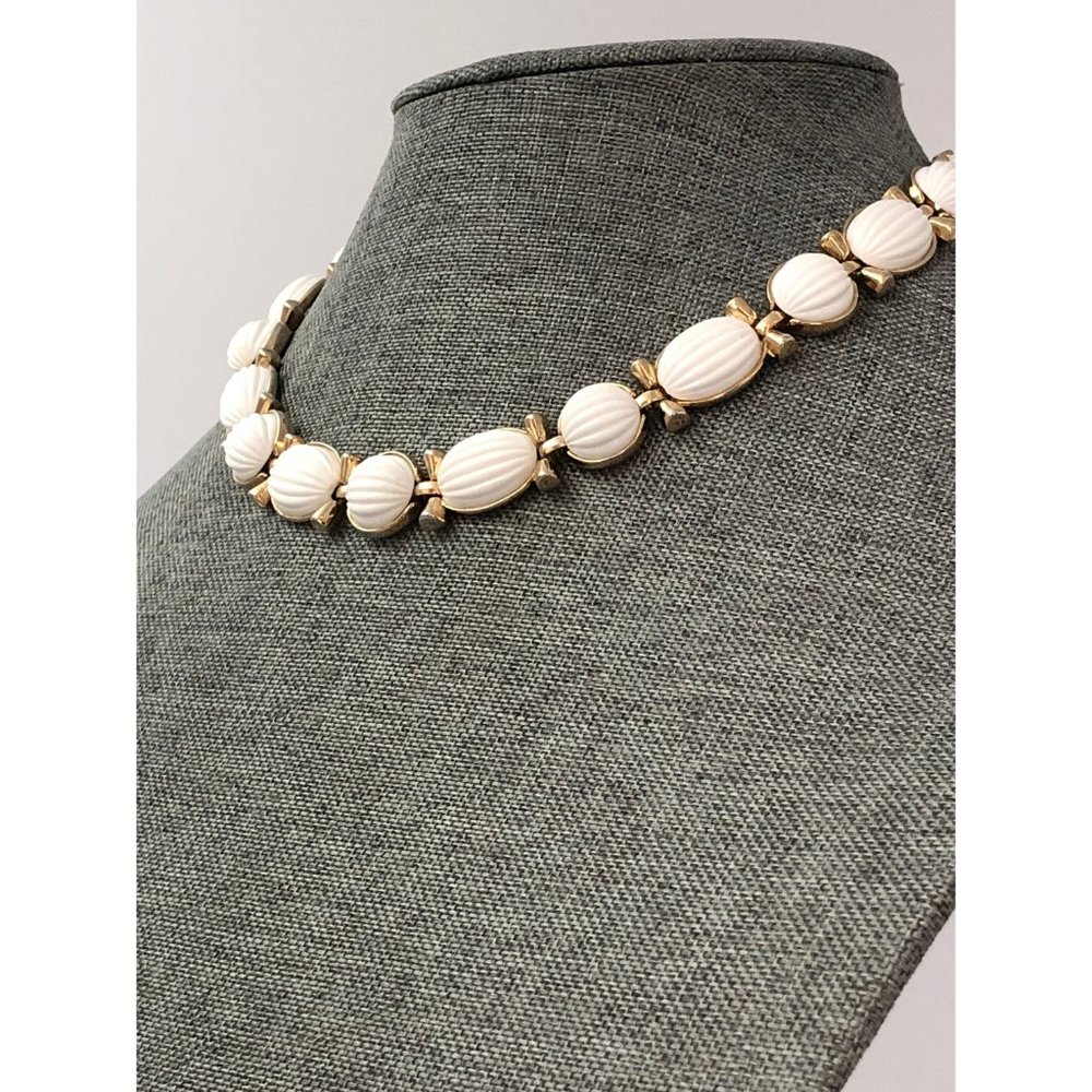 Trifari Melon Cut White Cabochon Necklace/Choker